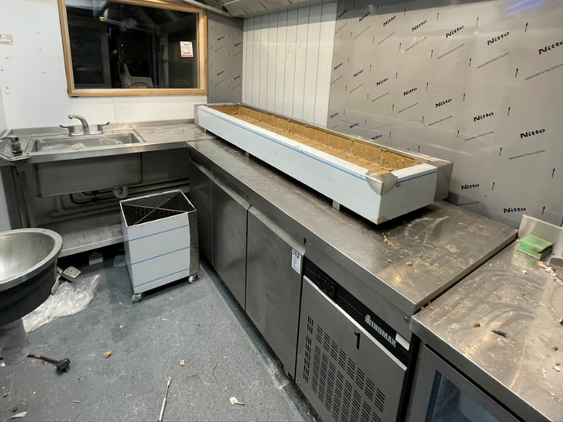 Charcoal Grill Without Canopy Section