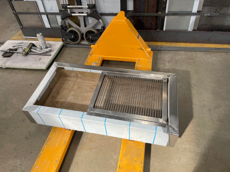 Charcoal Grill Without Canopy Section